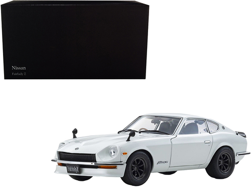 1970 Nissan Fairlady Z-L (S30) RHD (Right Hand Drive) White Pearl 1/18