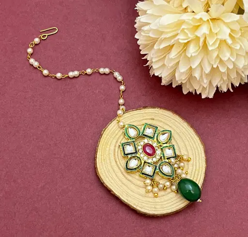 Green Kundan and pearl Cute maangtikka for Women and Girls