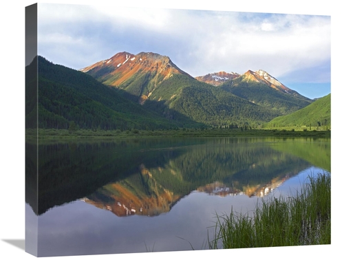 Global Gallery GCS-396275-22-142 22 in. Red Mountain Reflected in Crys