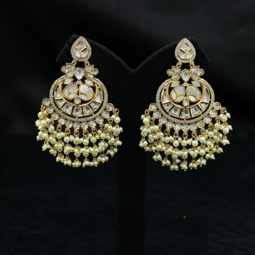 Chandbali Kundan White pearl Earring (Color-MULTICOLOR)