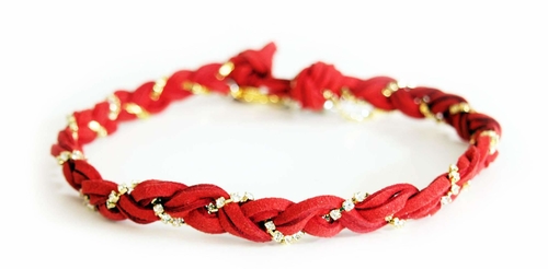 Red chocker in deerskin leather with crystals.