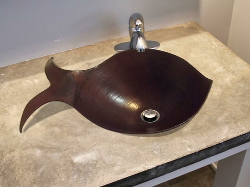 COPPER VESSEL SINK FISH DESIGN 20.5X13.5X6.75 G18 DARK LIGHT