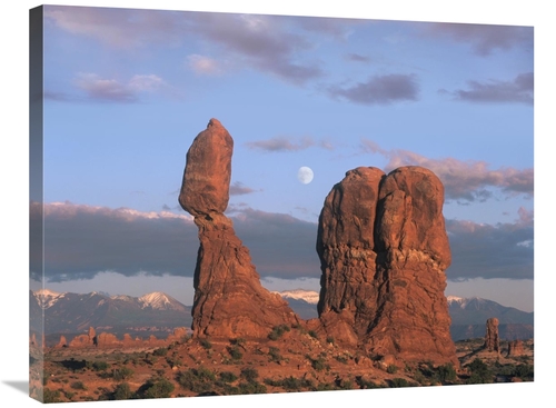 Global Gallery GCS-396339-2432-142 24 x 32 in. Moon Over Balanced Rock