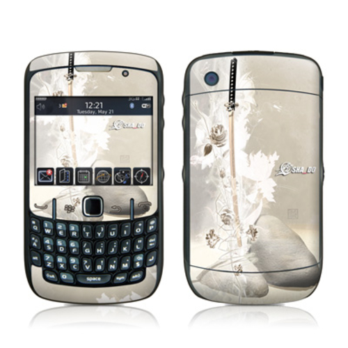 DecalGirl BBC5-KATANAGOLD BlackBerry Curve 8500 Skin - Katana Gold