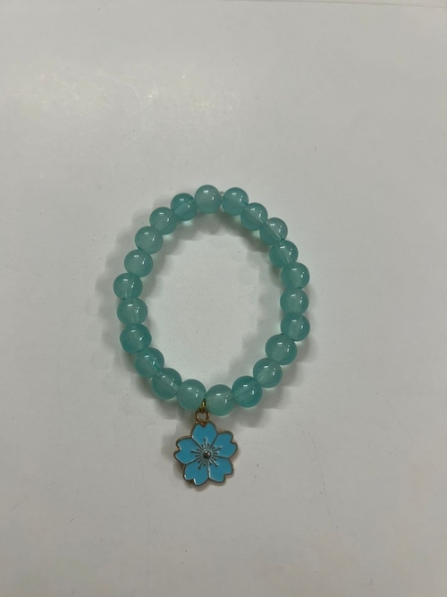 New trending bracelet With Flower Charm quartz crystal clear bracelet