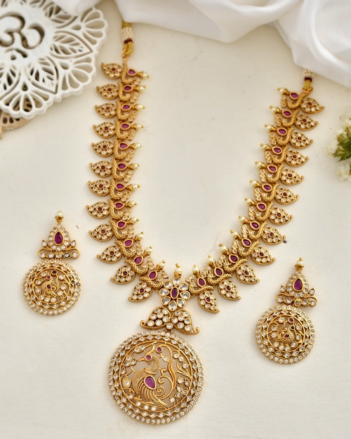 Designer Pink Leheriya Onyx Stone Beads Necklace Single Line for Women