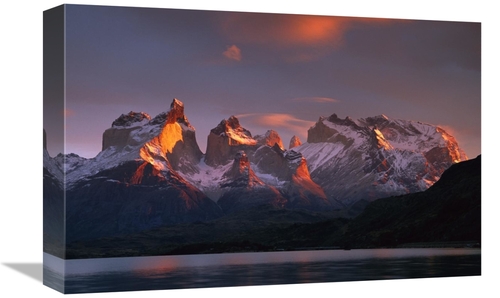 Global Gallery GCS-453418-1218-142 12 x 18 in. Cuernos Del Paine At Da