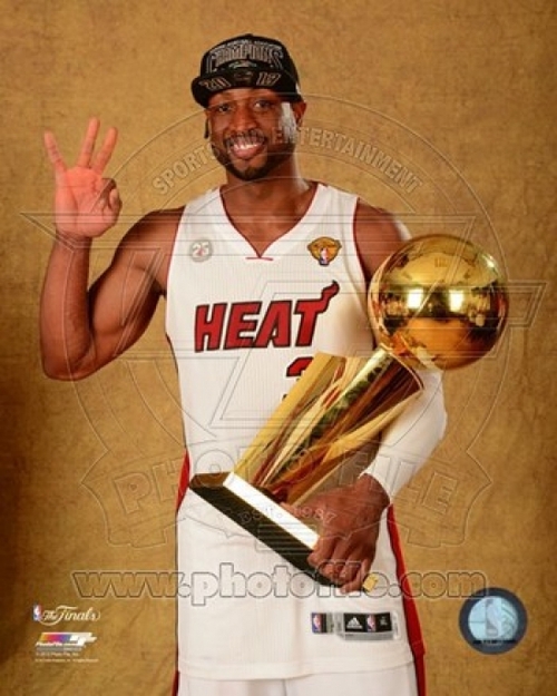 Photofile PFSAAQA01201 Dwyane Wade with the NBA Championship Trophy Ga