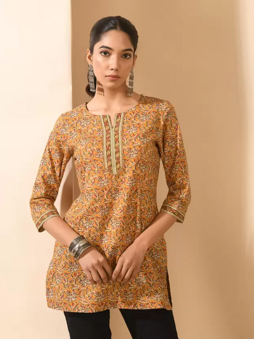 Casual Regular Sleeves Printed Women Mustard Top (Size M)