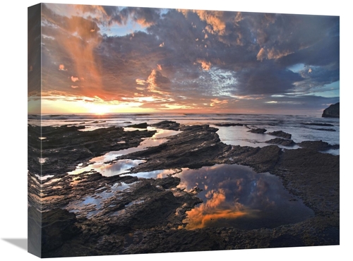 Global Gallery GCS-396017-1620-142 16 x 20 in. Pelada Beach at Sunset&
