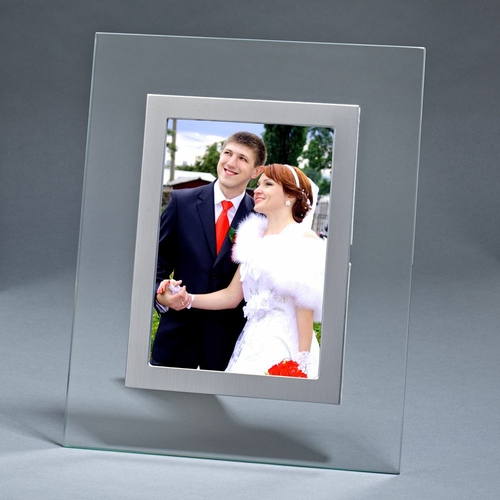 Creative Gifts International 023681 5 x 7 in. Clear Glass Frame - Whit