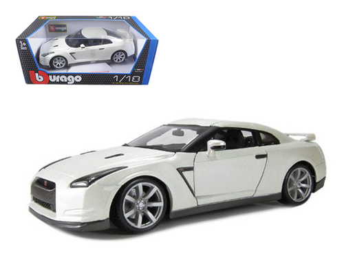 2009 Nissan GT-R R35 Pearl White 1/18 Diecast Model Car by Bburago