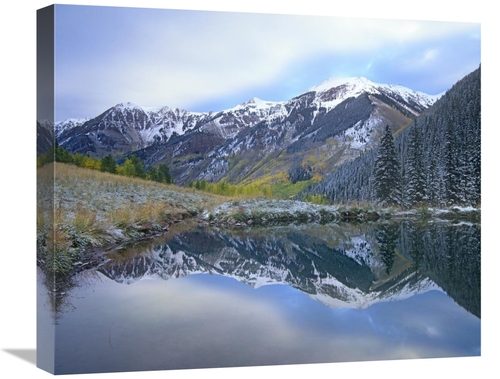 Global Gallery GCS-396729-22-142 22 in. Pond & Mountains, Maroon B