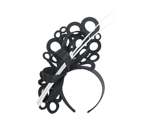 Sculptured black/white fascinator for winter racing