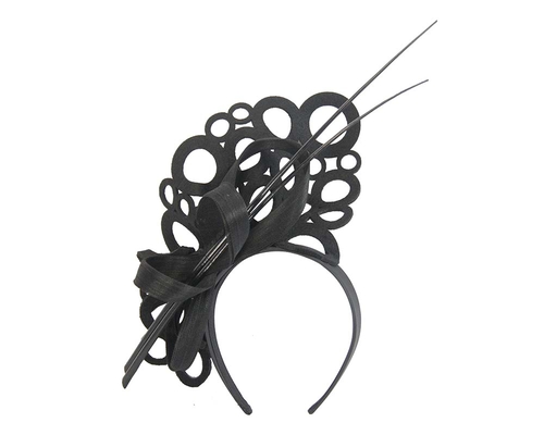 Black sculptured fascinator for racing