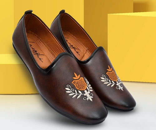 Men's Slip On Ethnic Juttis & Mojari (Size-UK-9) (Color-DARK BROWN)