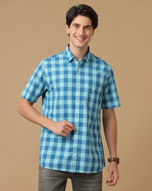 Men's Light Blue Checked Half Sleeve Casual Shirt (Size-S)