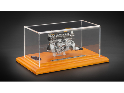 Engine with Display Showcase Limited to 1000 pcs from 1938 Alfa Romeo