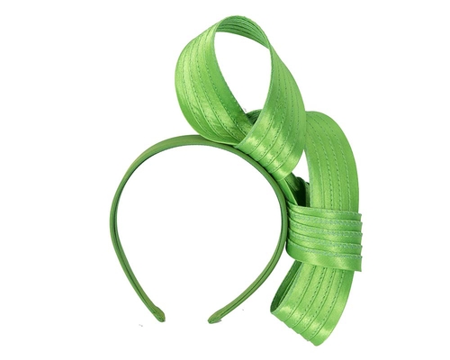 Curled lime fascinator