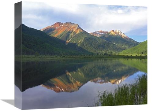 Global Gallery GCS-396275-16-142 16 in. Red Mountain Reflected in Crys