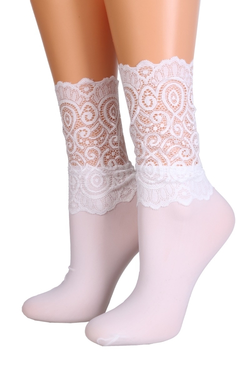 MADLE white socks with a lace edge for women 