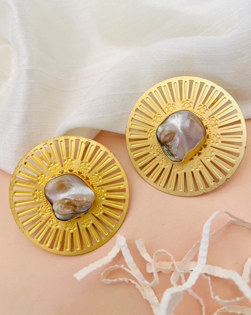Mesmerizing Matt Gold Plated Baroque Pearl Earring
