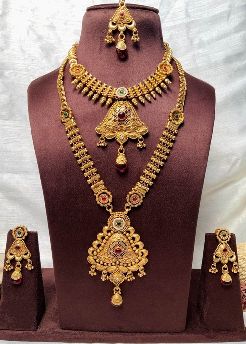Beautiful Gold Tone Necklace