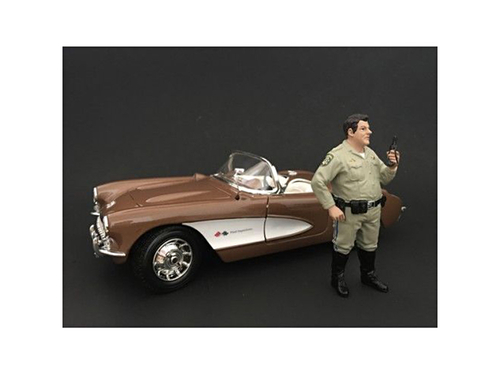 Highway Patrol Officer Talking on the Radio Figurine / Figure For 1:18