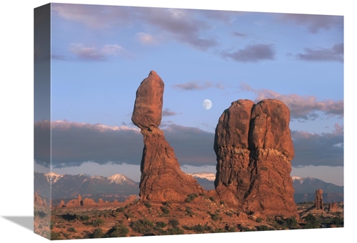 Global Gallery GCS-396339-1216-142 12 x 16 in. Moon Over Balanced Rock