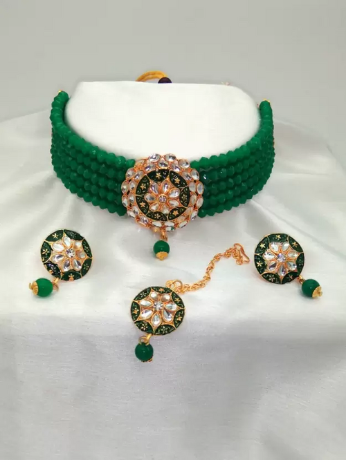 Alloy Gold-plated Artificial Necklace, Earring & Maang Tikka Set GREEN