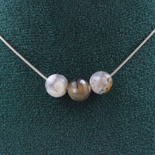 Dragon vein Agate 3 beads 8 mm necklace. 