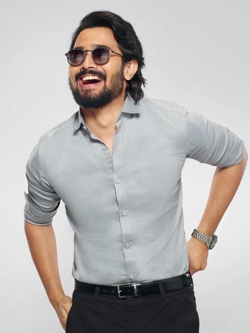 Men Slim Fit Solid Grey Formal Shirt (Size M)