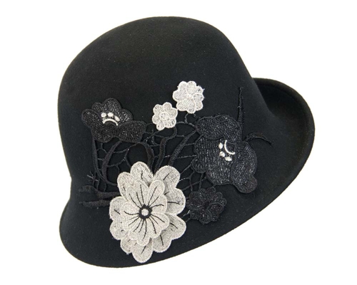 Black winter bucket hat with lace