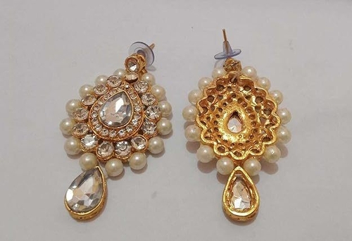 Women Pearl Gold-Plated Earrings (Color-GOLDEN)