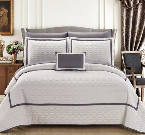 Chic Home QS4844-US 8 Piece Noelle Hotel Collection 2 Tone Banded Quil