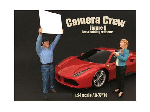 Camera Crew Figure II \Crew Holding Reflector\" For 1:24 Scale Models