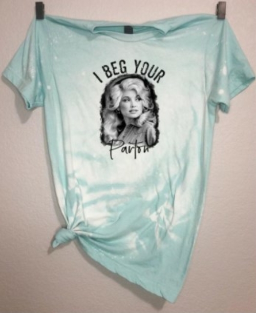Dolly Partin I Beg your Parton Graphic Tee