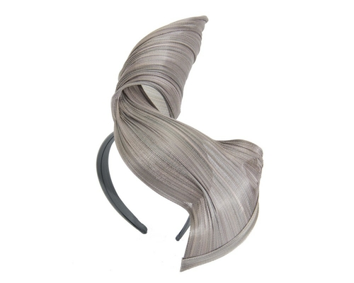 Large silver bespoke Jinsin racing fascinator