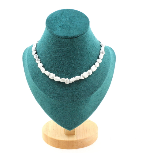 Howlite from the USA 20 beads necklace