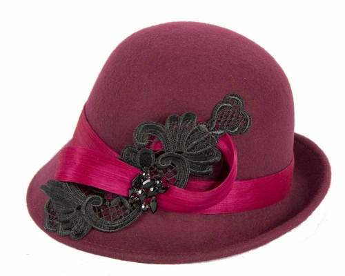 Wine cloche hat with lace trim