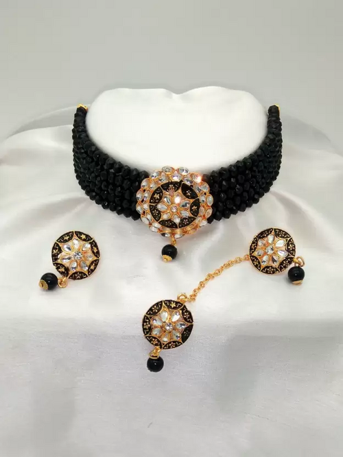 Alloy Gold-plated Artificial Necklace, Earring & Maang Tikka Set BLACK