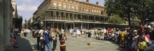 Panoramic Images PPI93863L Tourists in front of a building  New Orlean