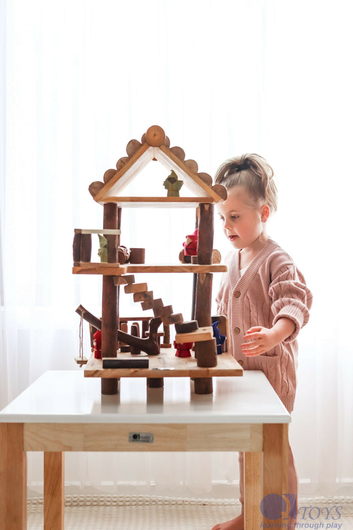 QToys Australia (USA) Cottage Doll house