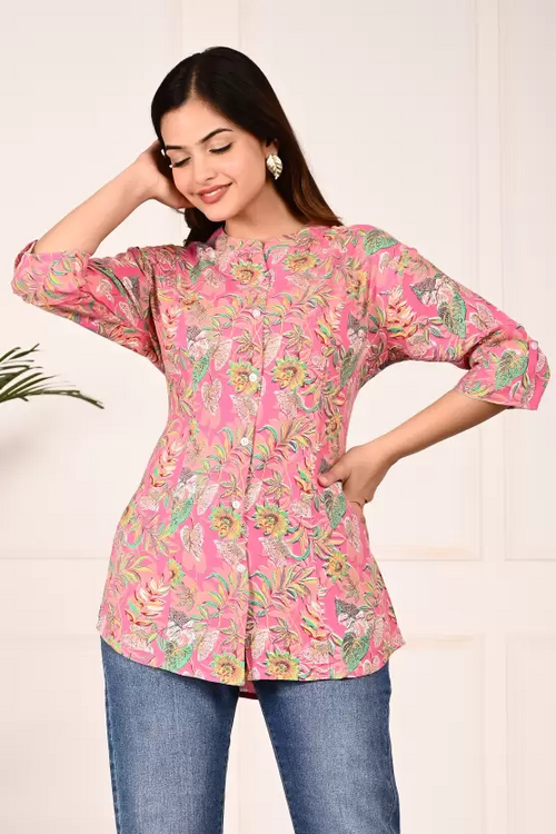 Casual Roll Up Sleeves Printed Women Pink Top (Size L)