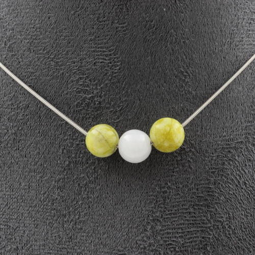 Serpentine 8 mm 3 beads necklace. 