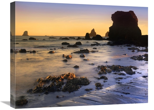 Global Gallery GCS-395976-1824-142 18 x 24 in. Lone Beach at Sunset&#4