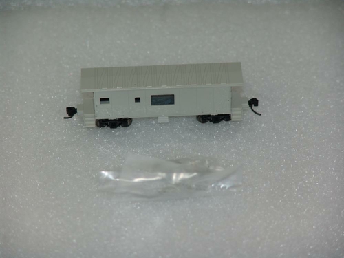 Bluford Shops BLU40000 Undecorated Half-Bay Window Caboose Model Train
