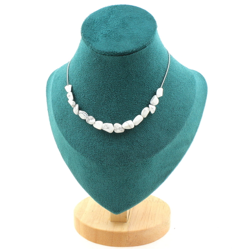 Howlite from the USA 10 beads necklace.