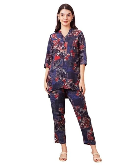 night suits in various  sizes and designs  MULTICOLOR M