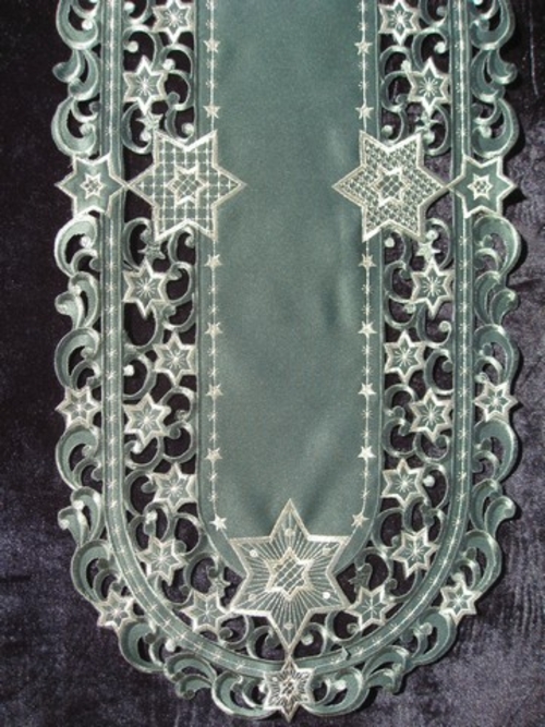 Sinobrite H9100-G Gold Star on Green Oval Runner- 16 x 36 in.